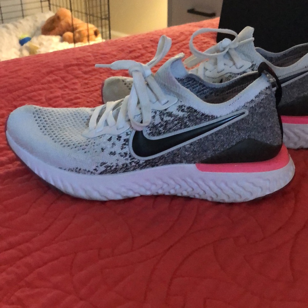 Women’s Nike fly knit running shoes